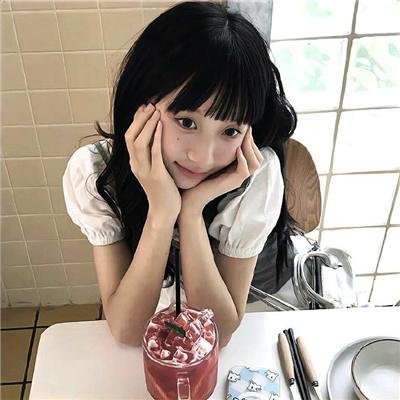 蓝色长袍